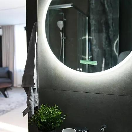 Urban Oasis: Fitness-focused With Views *