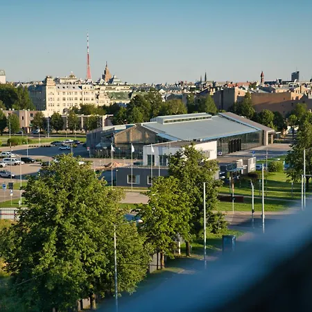 Urban Oasis: Fitness-focused With Views *