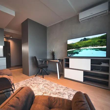 Apartment Urban Oasis: Fitness-focused With Views *