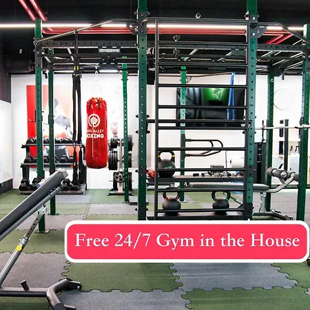 Scan Qr Code For Video Tour - Free Parking, Gym Access, Air Conditioning, Kitchen And In * Ρίγα